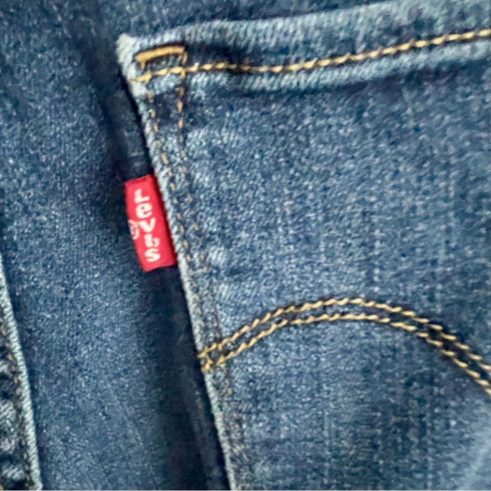 LEVIS 724 HIGH RISE STRAIGHT Jeans zipper and Button Closure Medium Wash - Picture 4 of 15